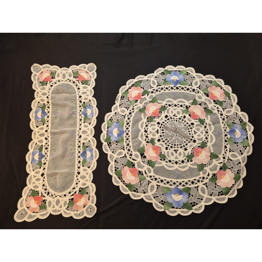Vintage 2 pcs Set Hand Embroidered Floral Table Runner And Centerpeice